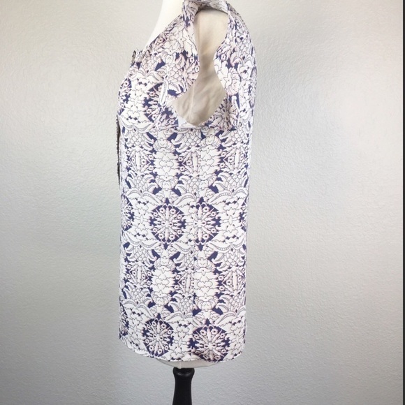 CAbi Damask Print Flutter Sleeve Blouse Size S - Picture 5 of 6